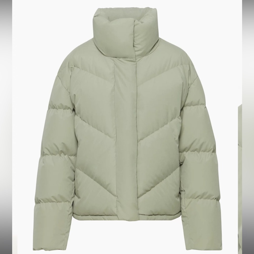 Aritzia cloud puff